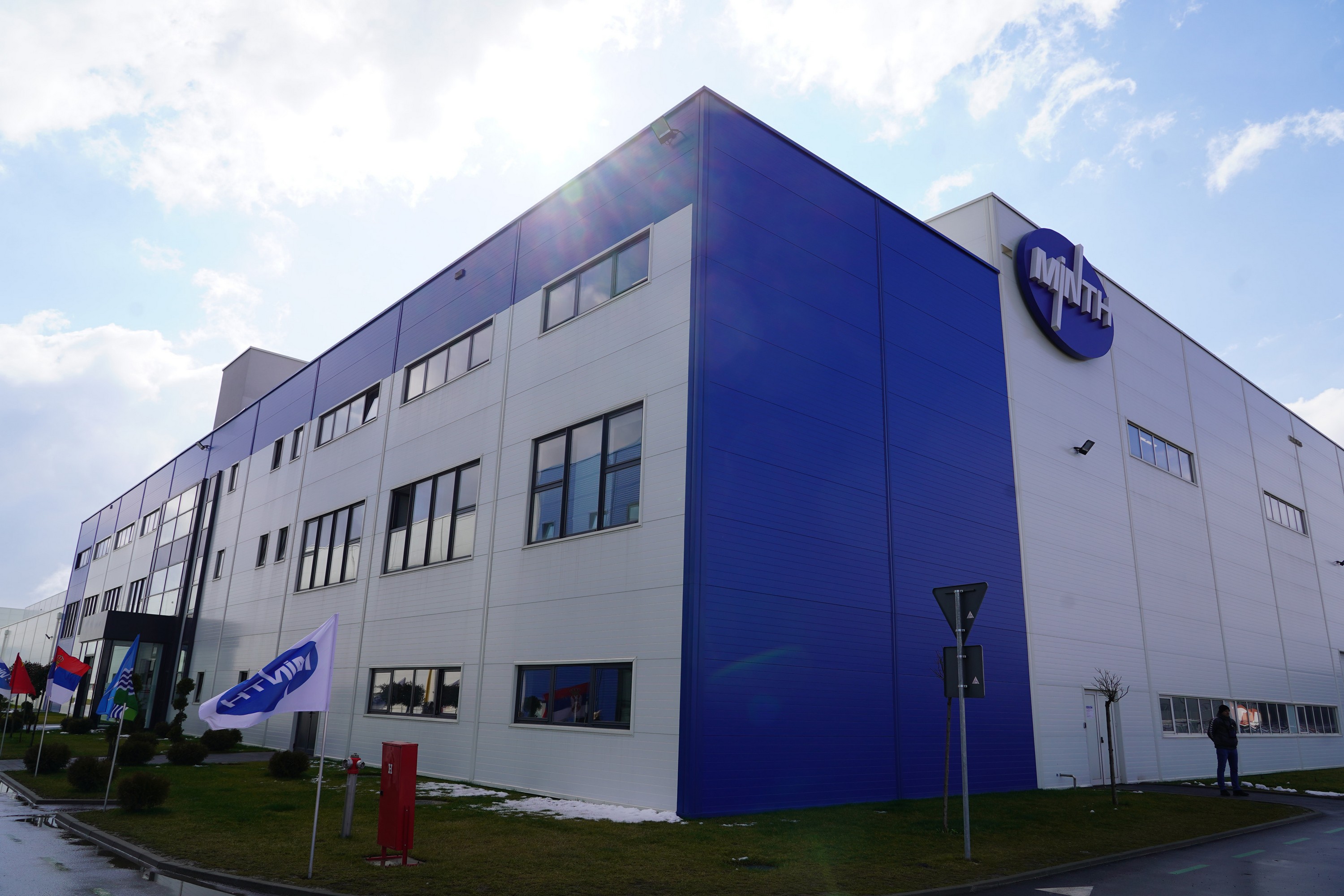 Započeti su radovi na izvođenju elektroenergetskih, telekomunikacionih i sistema tehničke zaštite na objektu “Minth Automotive Europe” faza II u Lo... Započeti su radovi na izvođenju elektroenergetskih, telekomunikacionih i sistema tehničke zaštite na objektu “Minth Automotive Europe” faza II u Lo...